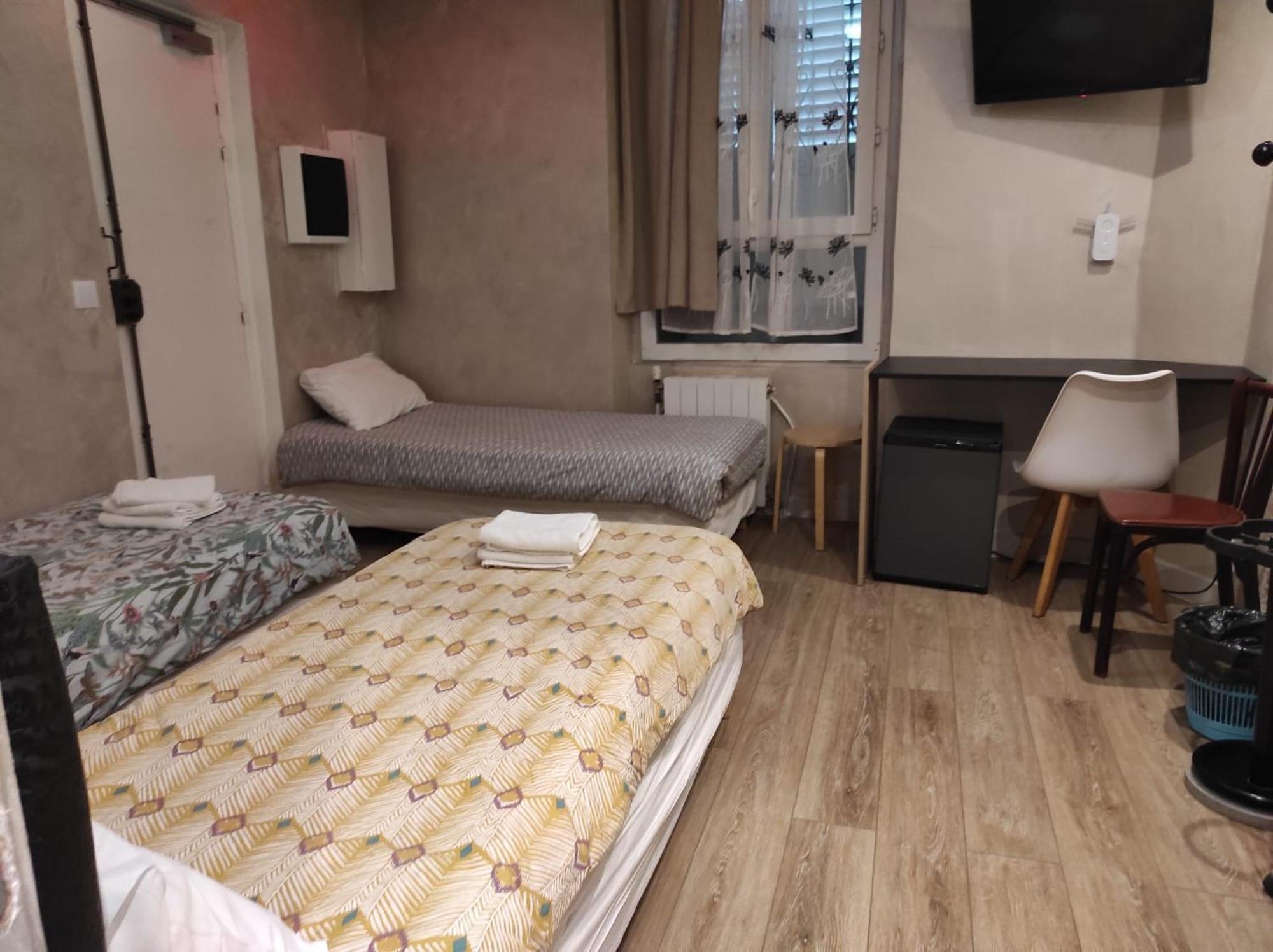 Hotel Clermont Montmartre Париж Екстер'єр фото