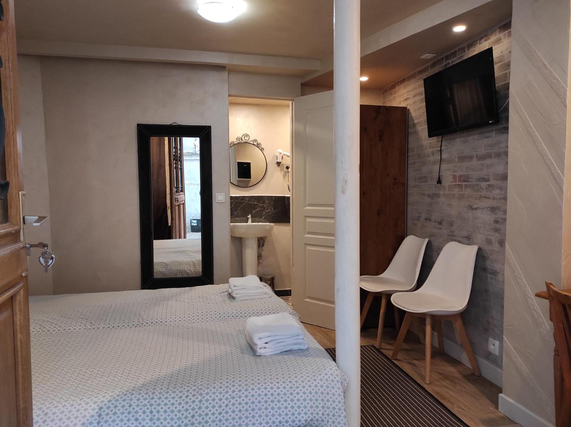 Hotel Clermont Montmartre Париж Екстер'єр фото